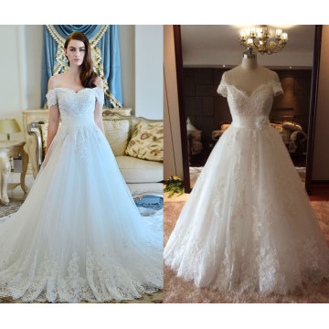 Robe de mariée en tulle à manches courtes